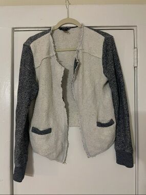 DREW Cream and Navy Two-Tone Knit Cardigan‎ size medium